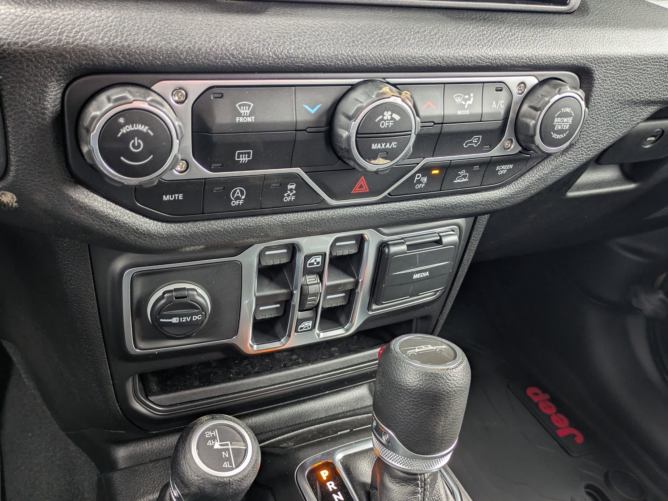 New 2026 Jeep Gladiator Sport AWD/4WD image 14