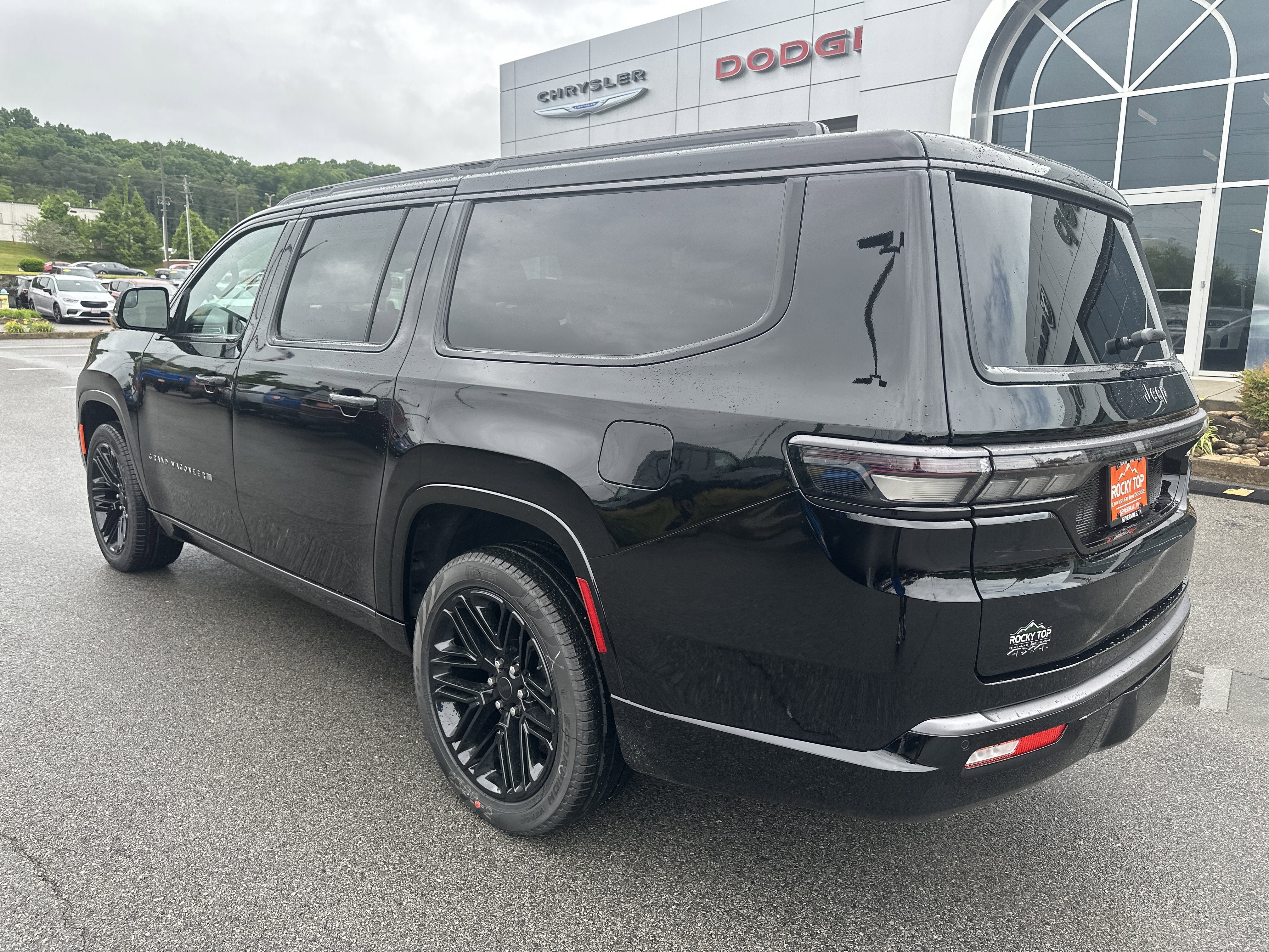 New 2026 Jeep Grand Wagoneer L Limited AWD/4WD image 9