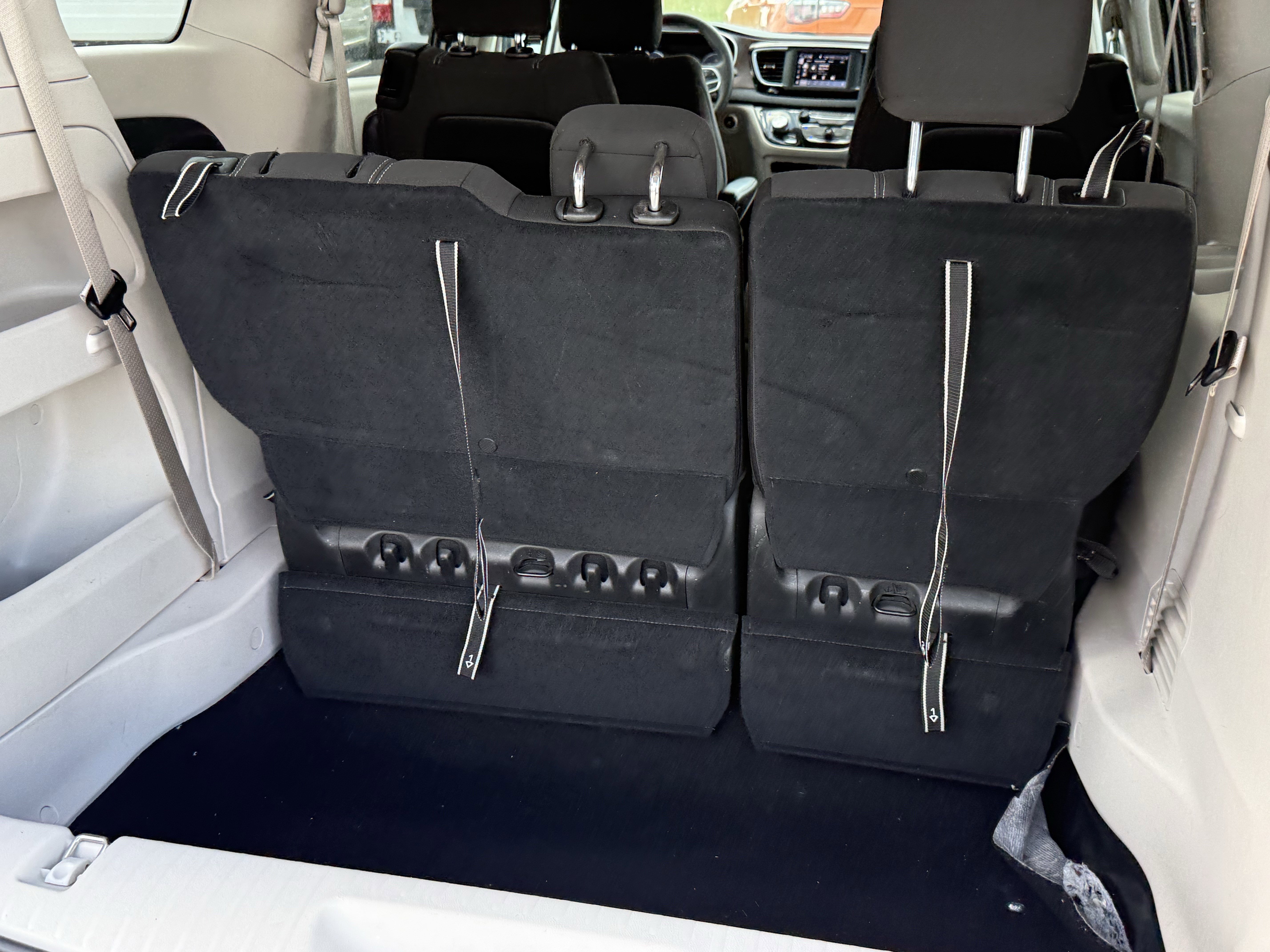 Used 2023 Chrysler Voyager LX FWD image 29