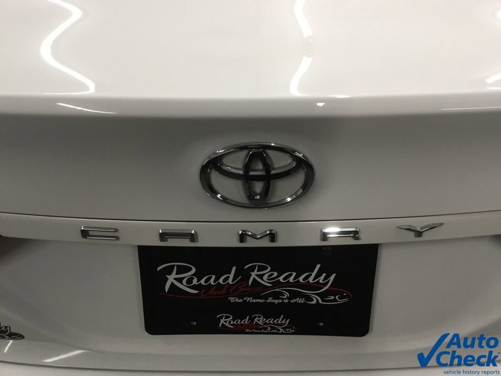 Used 2020 Toyota Camry XLE image 13