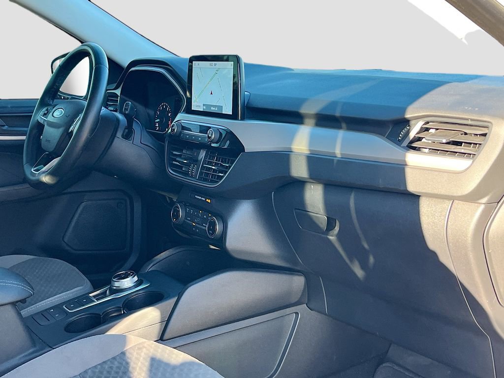 Used 2022 Ford Escape SE w/ SE Sport Appearance Package FWD image 28