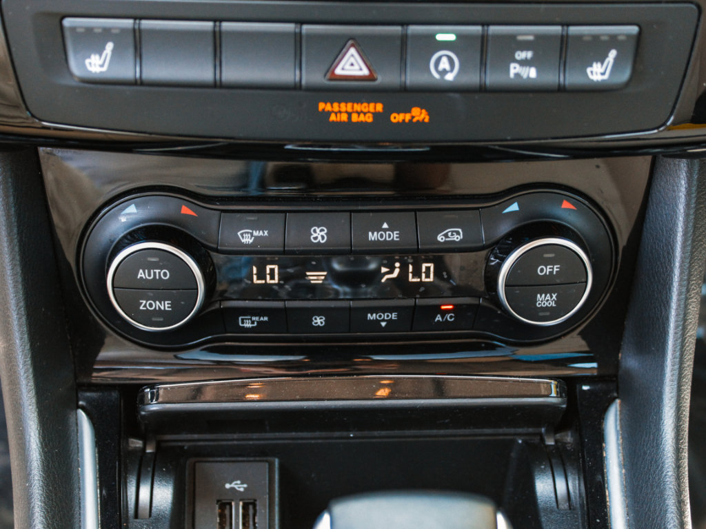 Used 2019 INFINITI QX30 AWD w/ Navigation Package image 18