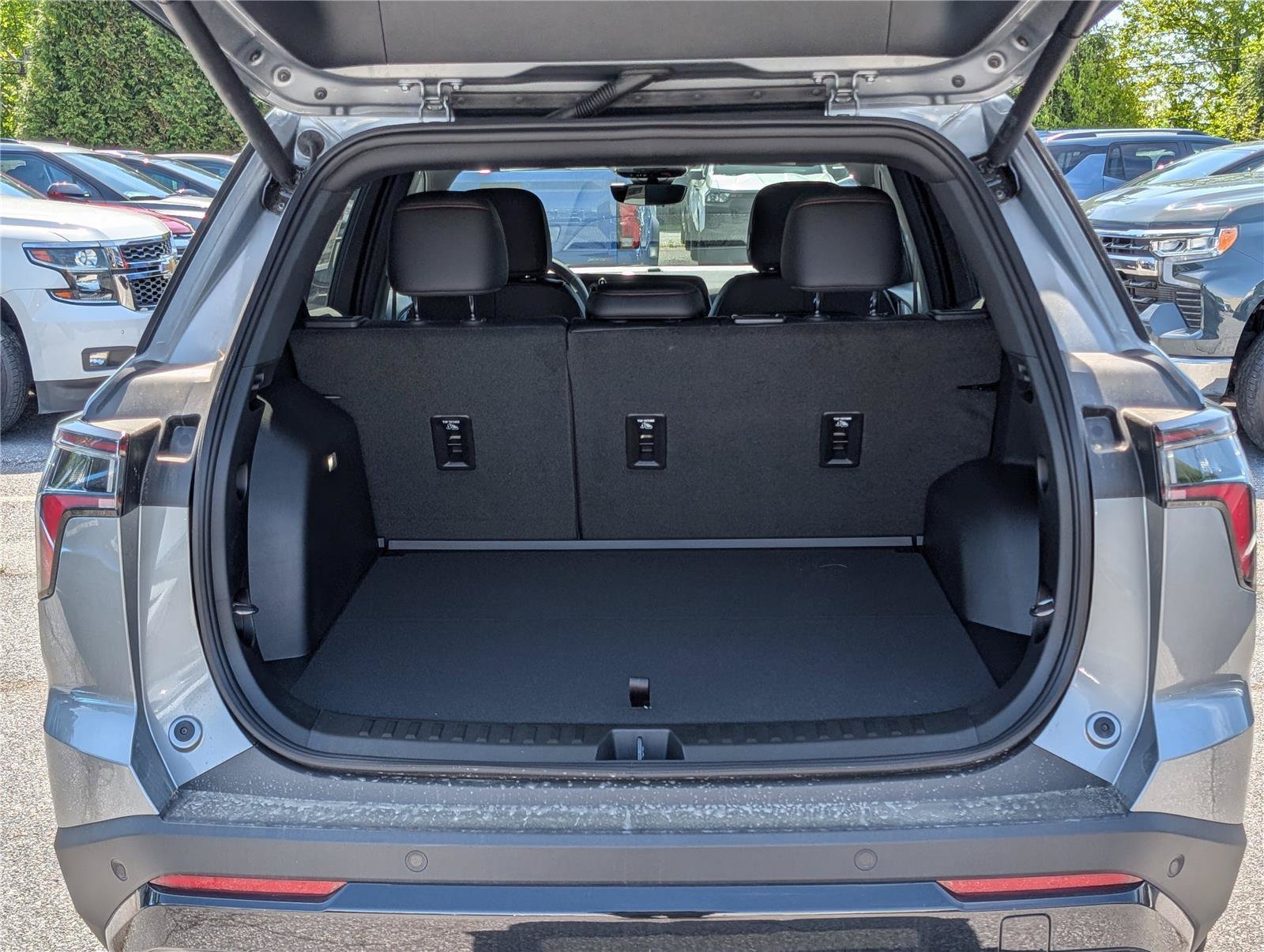 New 2026 Chevrolet Equinox RS w/ Safety and Technology Package AWD/4WD image 10