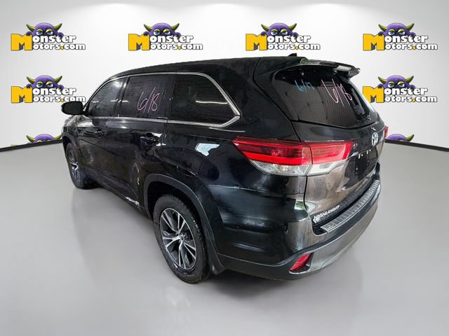 Used 2017 Toyota Highlander LE AWD/4WD image 6
