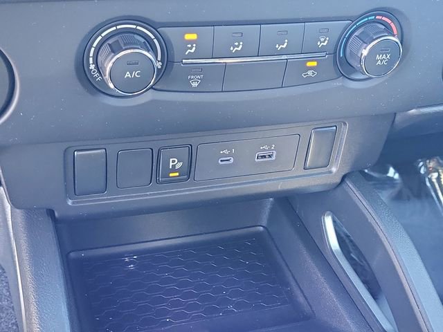 Used 2025 Nissan Frontier SV image 13