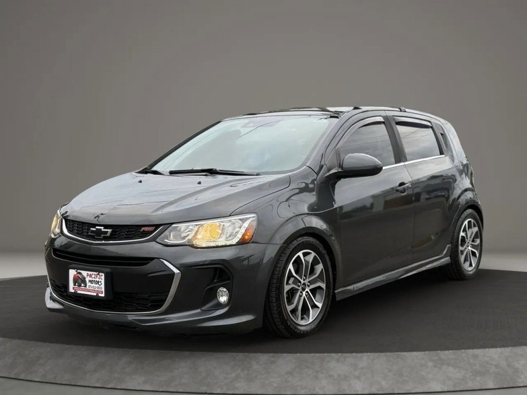 Used 2020 Chevrolet Sonic LT w/ Convenience Package FWD image 3