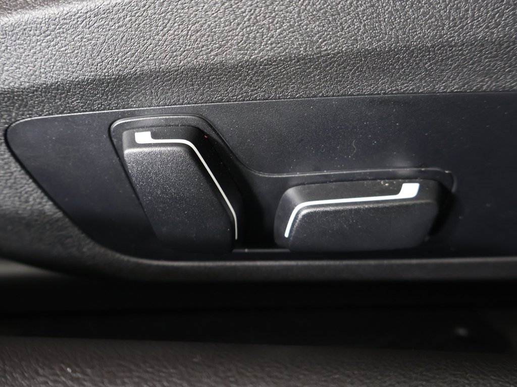 Used 2025 BMW M240i xDrive Coupe w/ Premium Package image 36