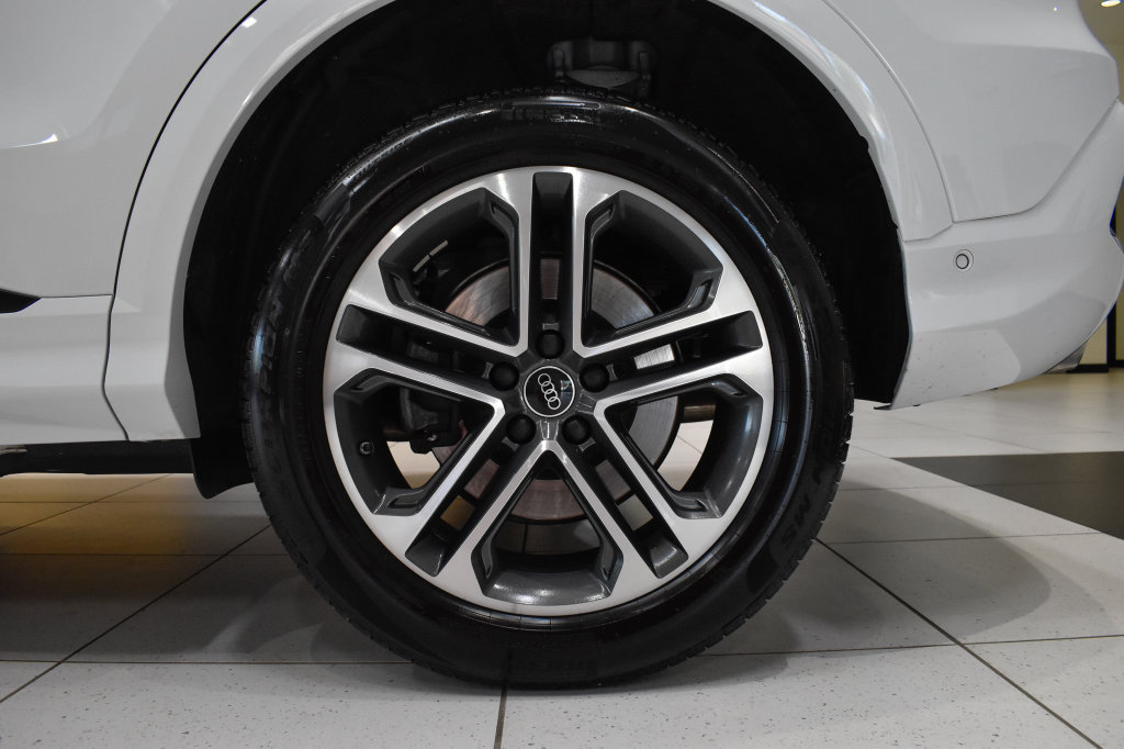 Used 2025 Audi Q5 Premium AWD/4WD image 13