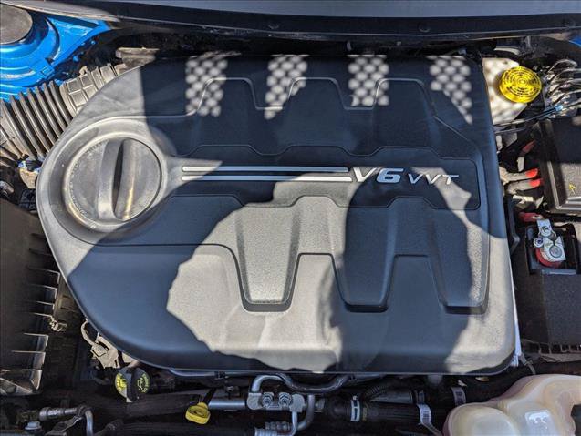 Used 2020 Jeep Cherokee Trailhawk w/ Cold Weather Group AWD/4WD image 22