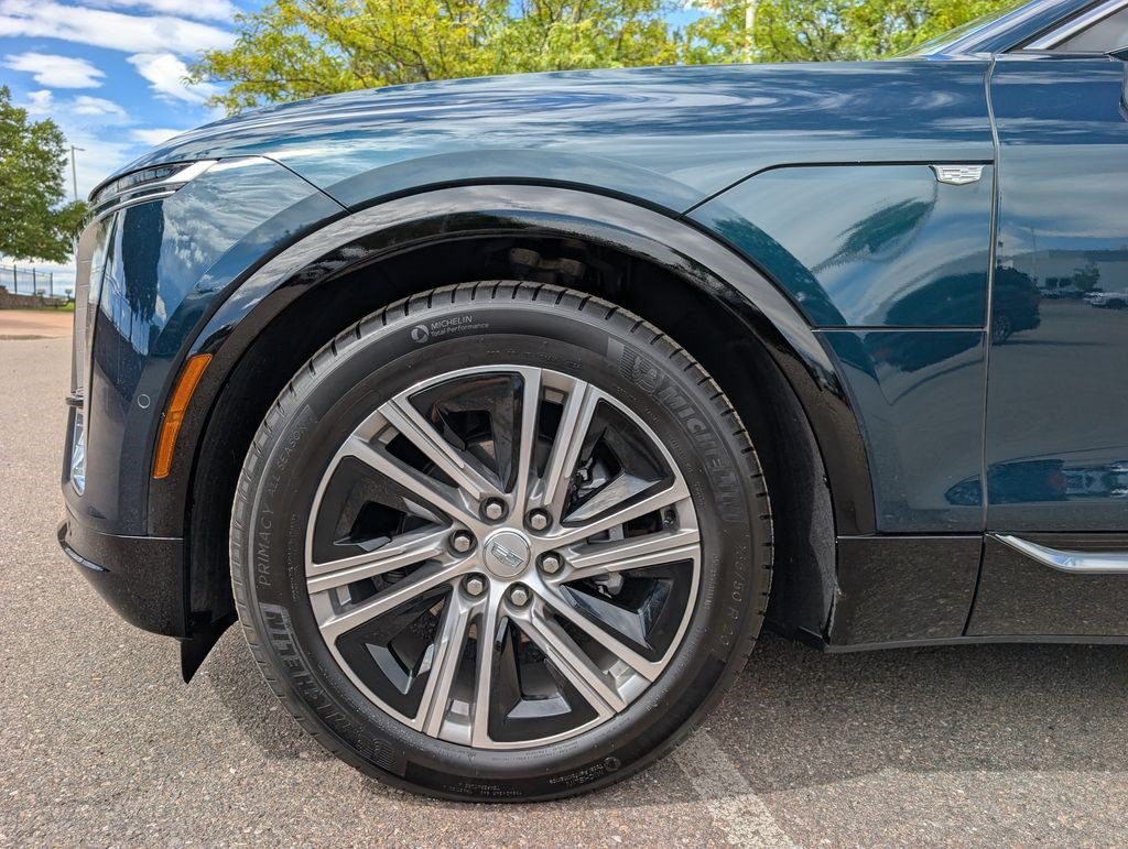 Certified 2024 Cadillac Lyriq Luxury AWD/4WD image 7