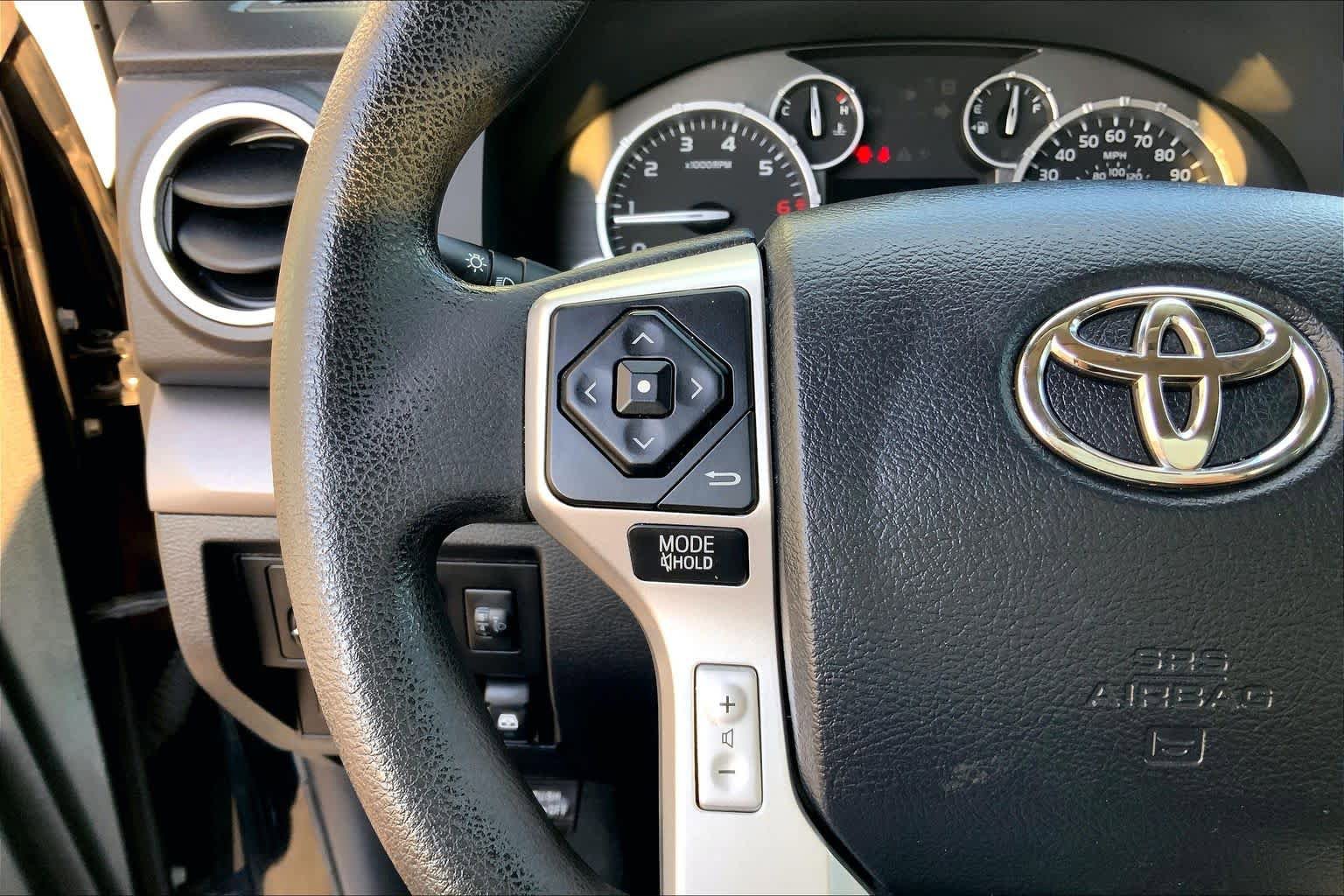 Used 2016 Toyota Tundra SR5 w/ SR5 Upgrade Package AWD/4WD image 23