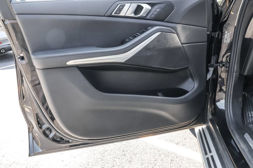 Used 2022 BMW X5 xDrive40i AWD/4WD image 31