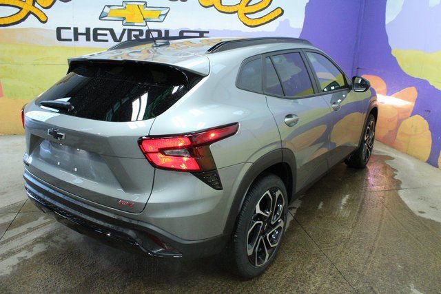 Used 2025 Chevrolet Trax RS w/ Sunroof Package image 5