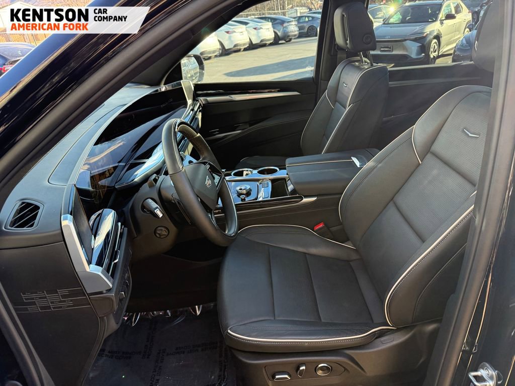 Used 2025 Cadillac Escalade ESV Sport image 36