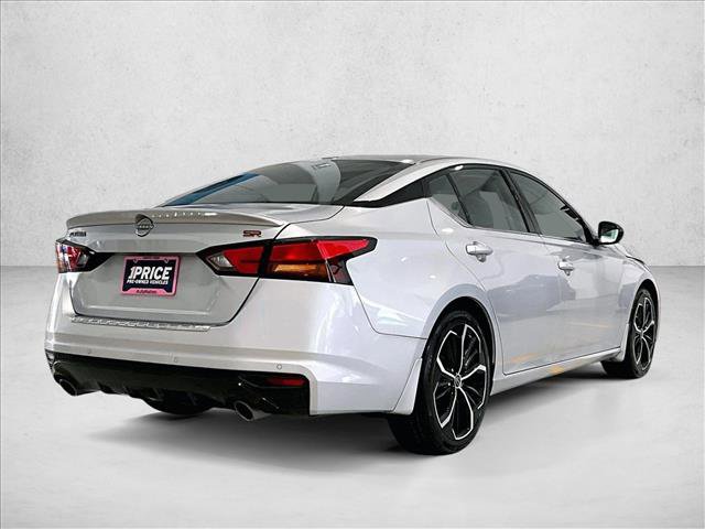 Used 2023 Nissan Altima 2.5 SR FWD image 2