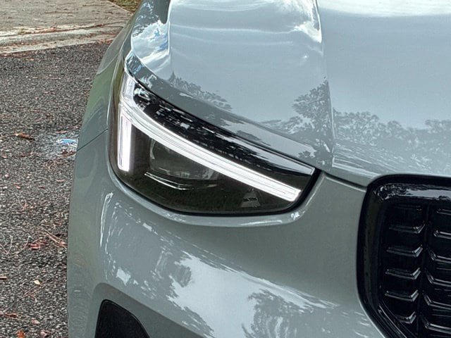 New 2026 Volvo XC40 B5 Plus w/ Protection Package Premier AWD/4WD image 10