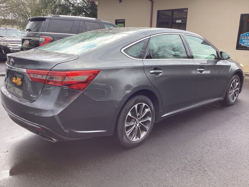 Used 2018 Toyota Avalon XLE image 7