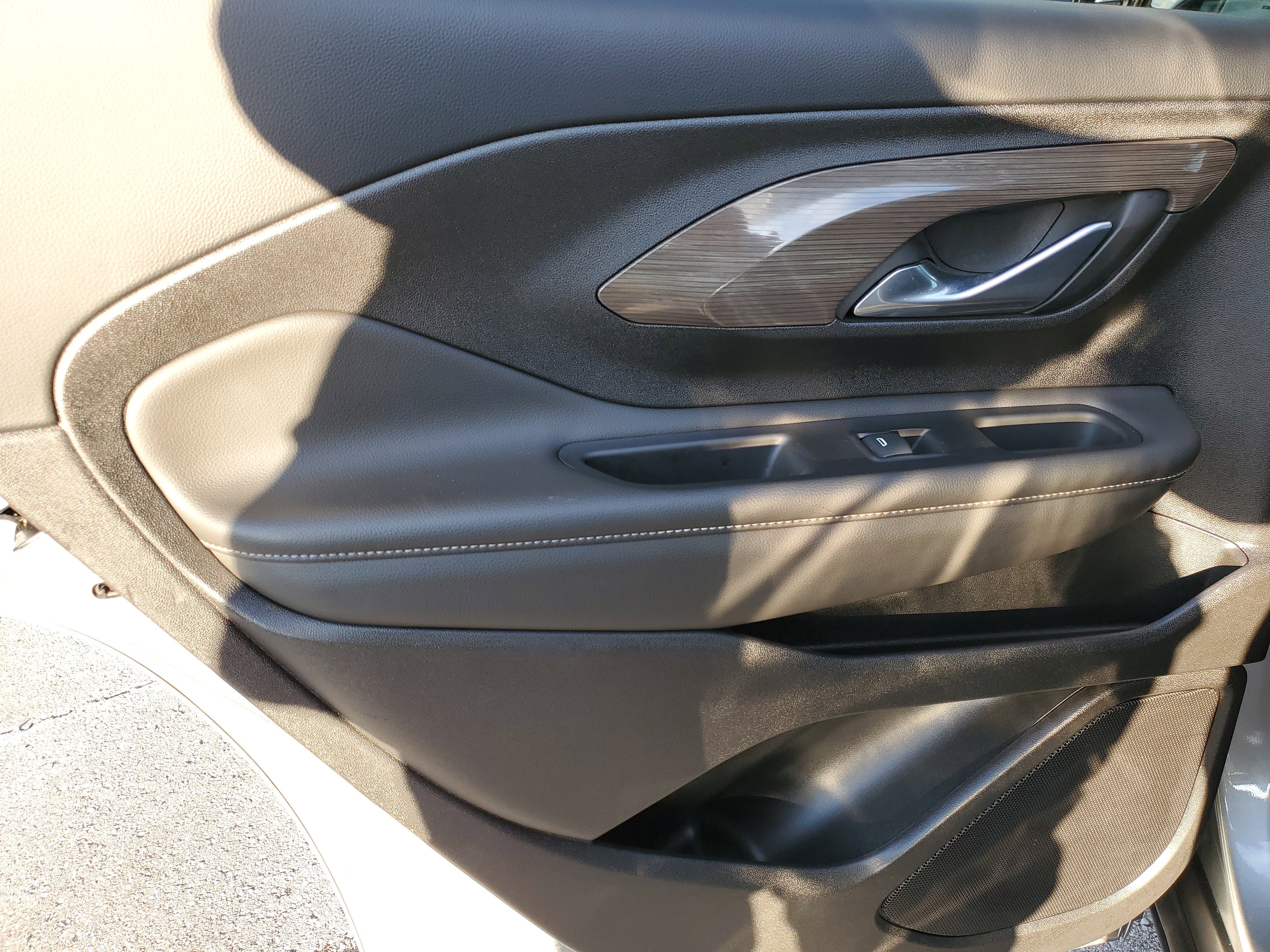 Used 2023 GMC Terrain Denali image 16