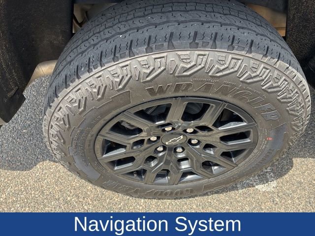 Used 2023 Chevrolet Colorado Trail Boss AWD/4WD image 5