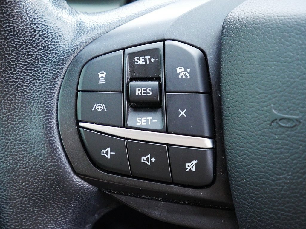 Used 2020 Ford Explorer XLT w/ Equipment Group 202A AWD/4WD image 32