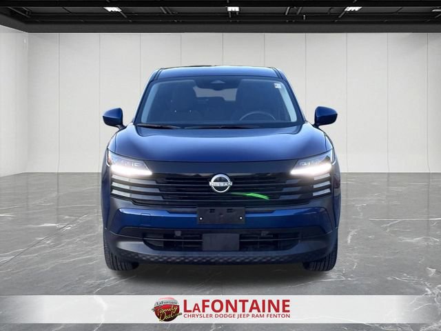 Used 2025 Nissan Kicks SV image 2