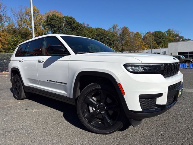 Used 2024 Jeep Grand Cherokee L Laredo