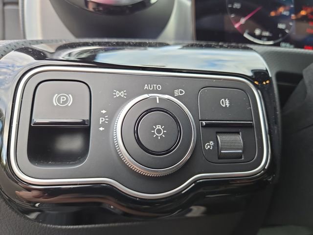 Used 2025 Mercedes-Benz CLA 250 4MATIC image 21