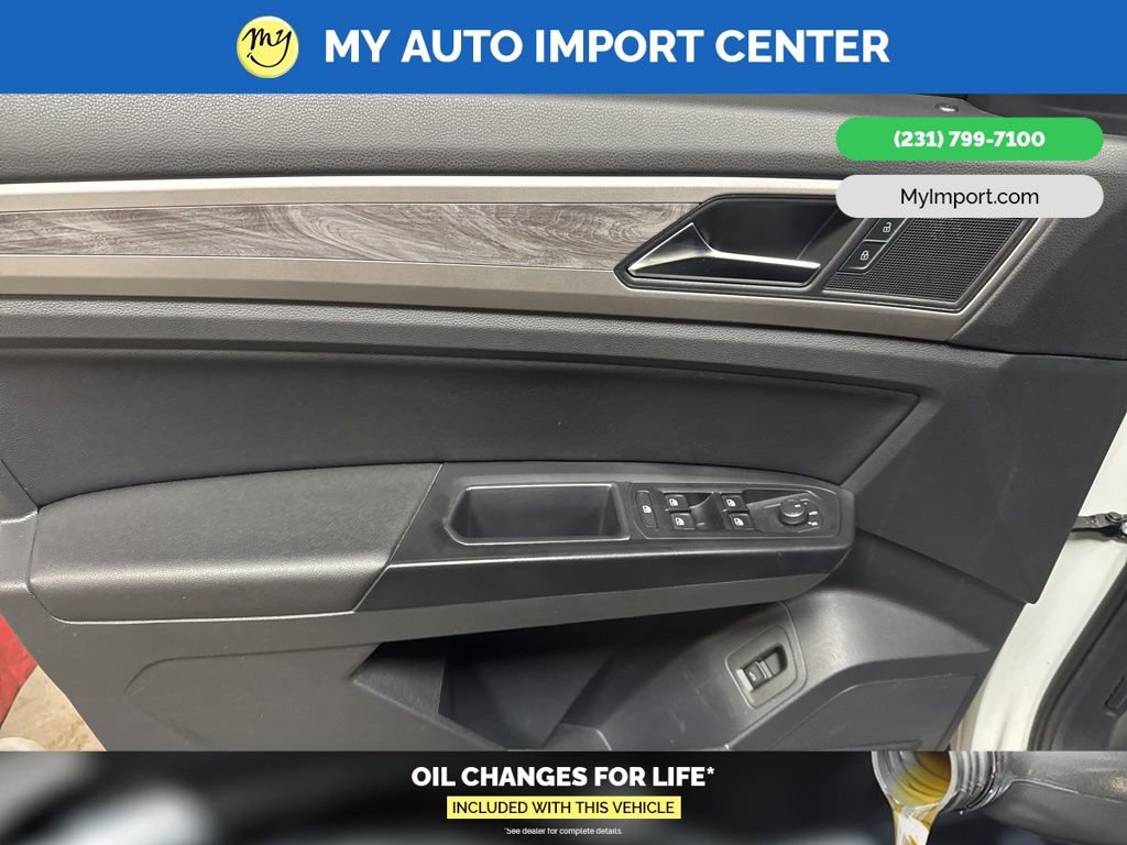 Used 2020 Volkswagen Atlas Cross Sport SE w/ Towing Package image 10