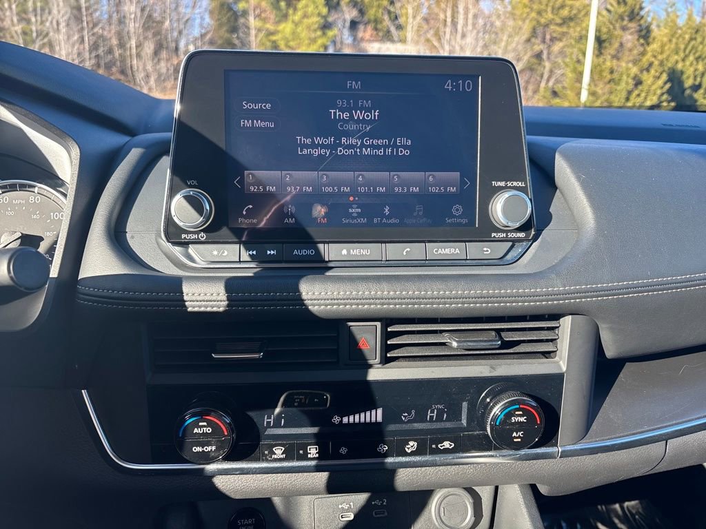 Used 2025 Nissan Rogue SV image 17