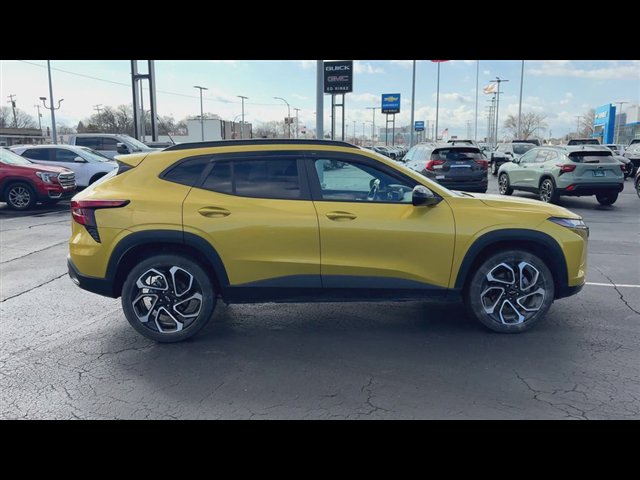 Certified 2025 Chevrolet Trax RS w/ Sunroof Package image 9