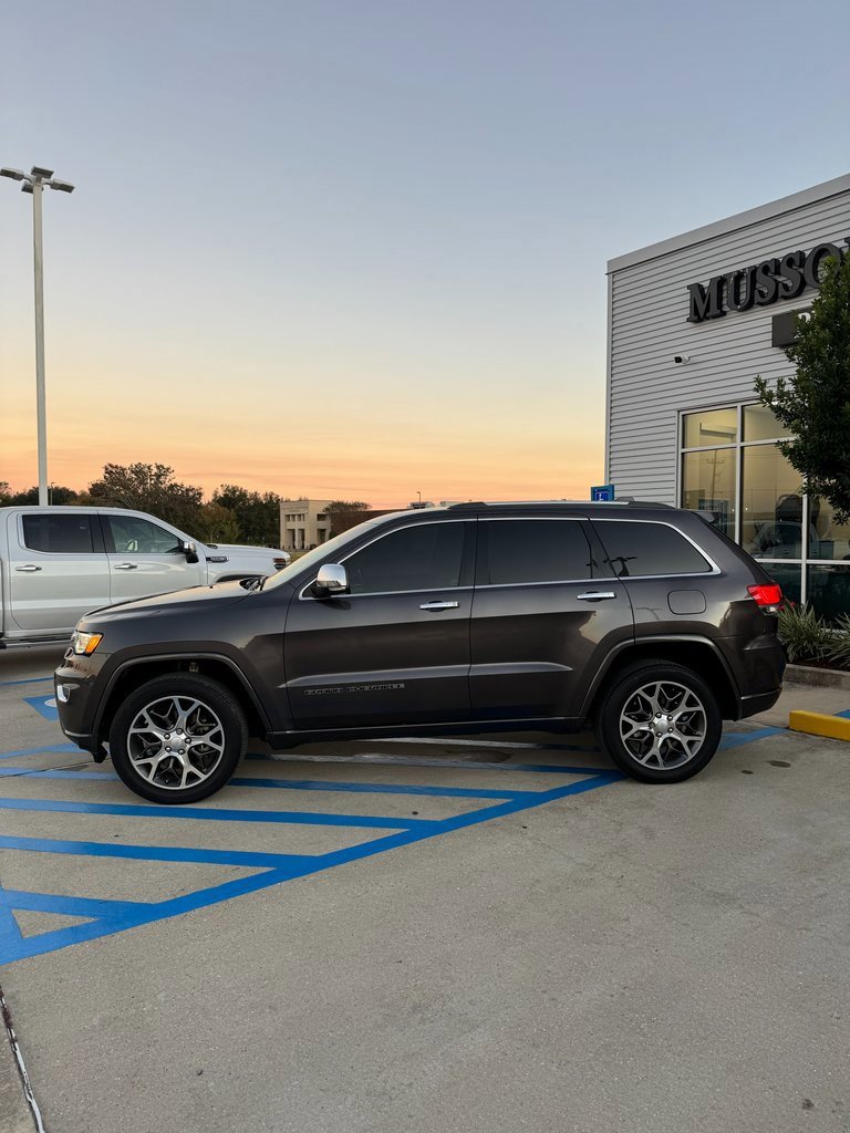 Used 2020 Jeep Grand Cherokee Overland image 3