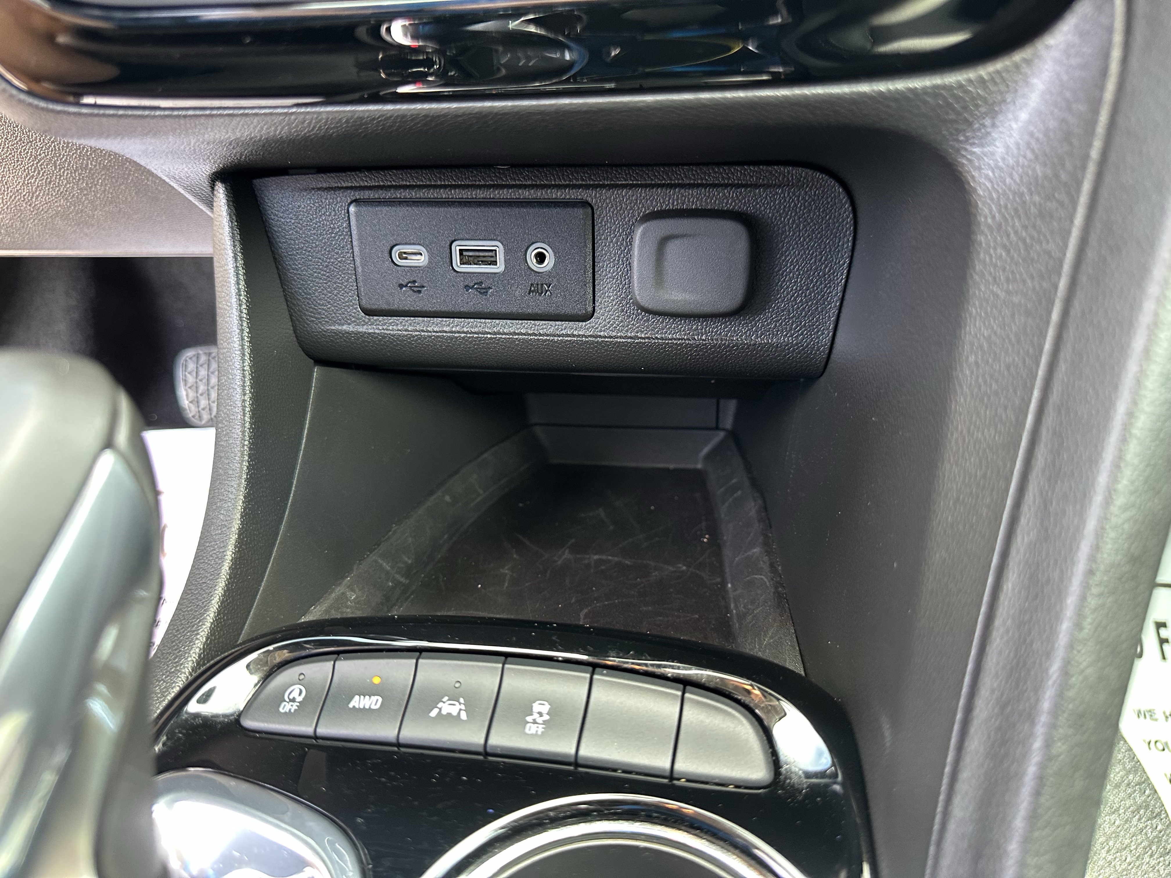 Certified 2023 Buick Encore GX Preferred w/ Cold Weather Comfort Package AWD/4WD image 28