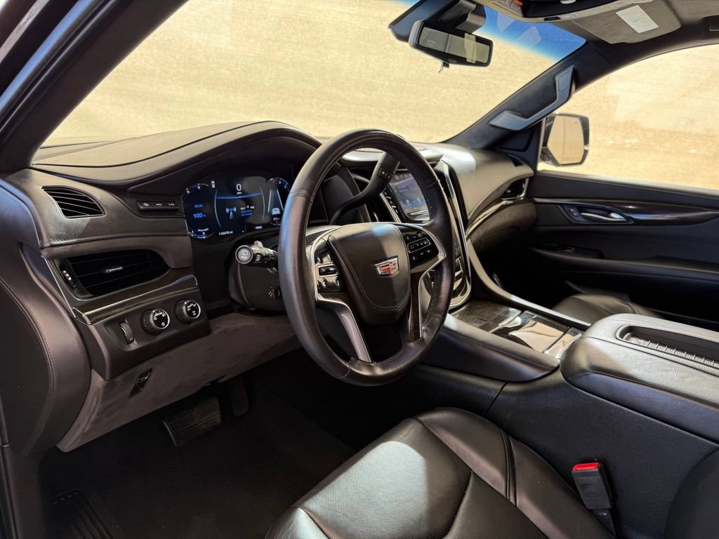 Used 2018 Cadillac Escalade Platinum AWD/4WD image 31