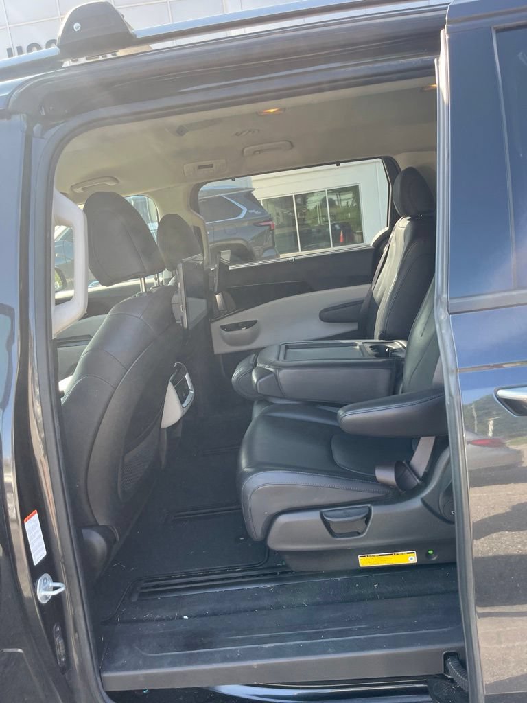 Used 2022 Kia Carnival SX FWD image 4