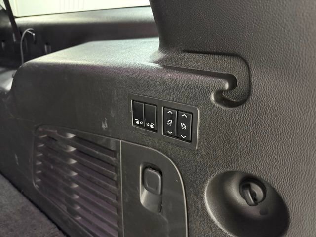 Used 2015 Chevrolet Suburban LTZ image 9