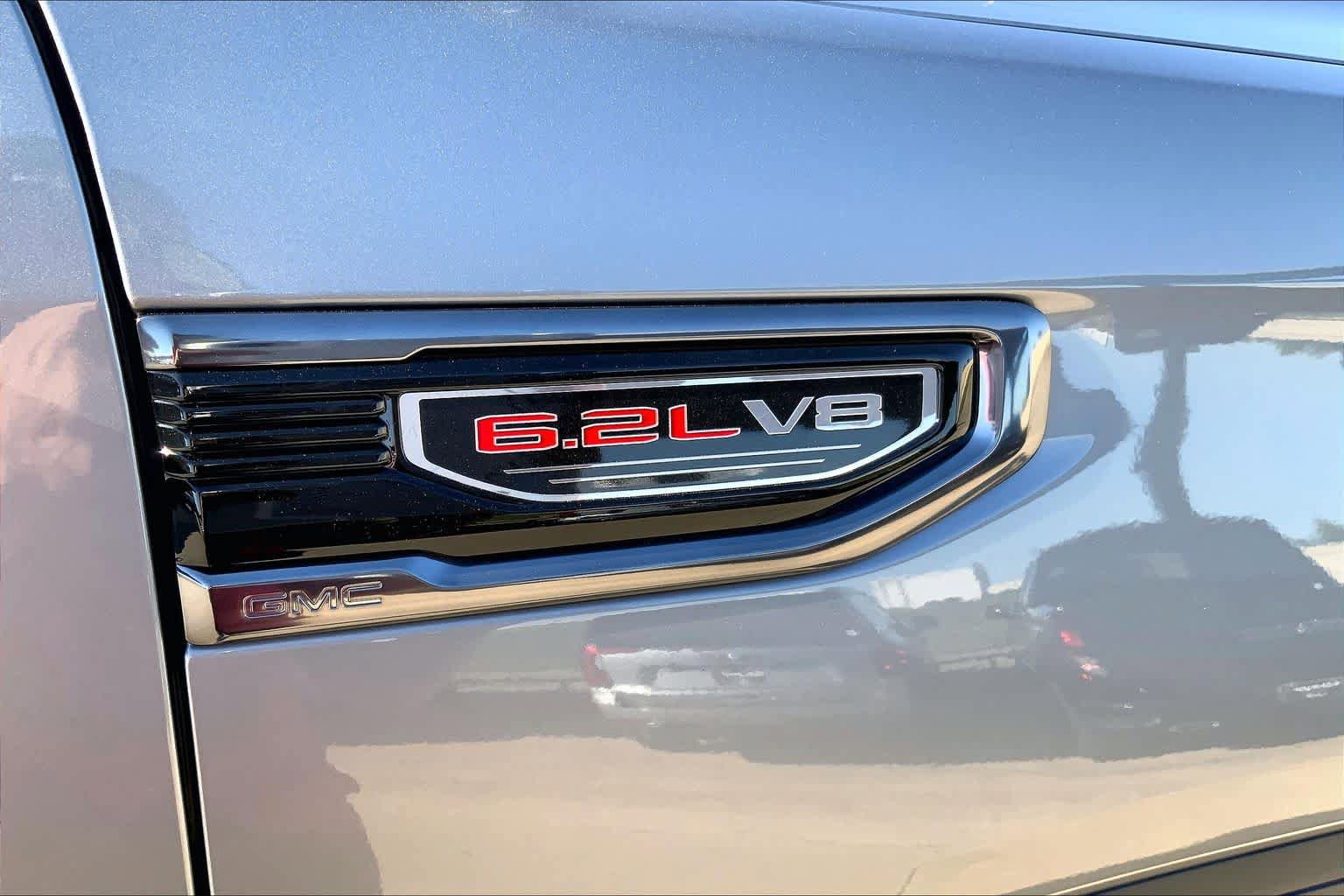 Used 2023 GMC Sierra 1500 AT4 w/ Technology Package AWD/4WD image 10