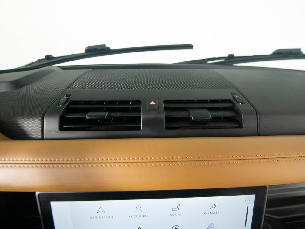 Used 2024 Land Rover Defender 90 X-Dynamic SE AWD/4WD image 22