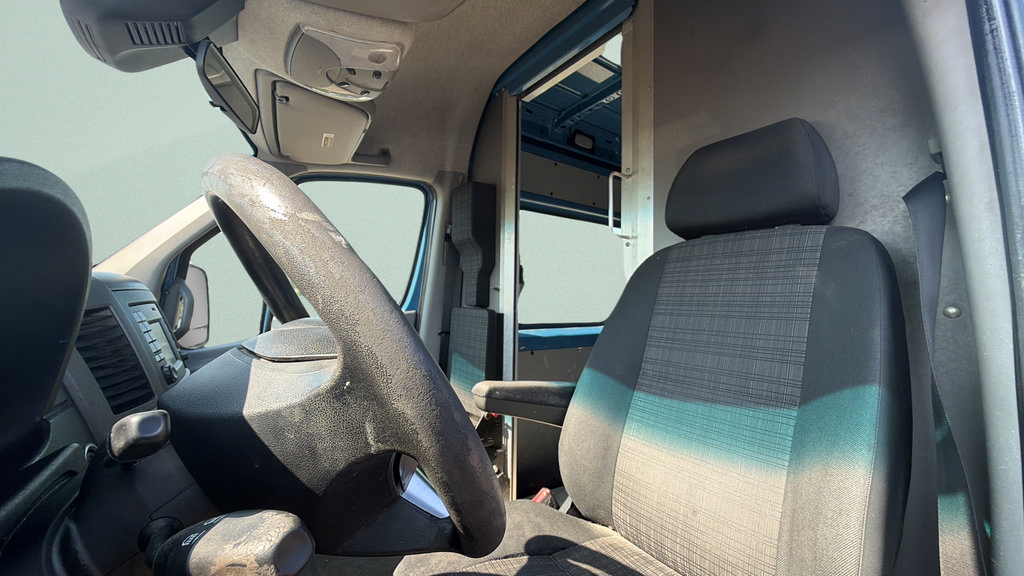 Used 2015 Mercedes-Benz Sprinter 2500 image 22