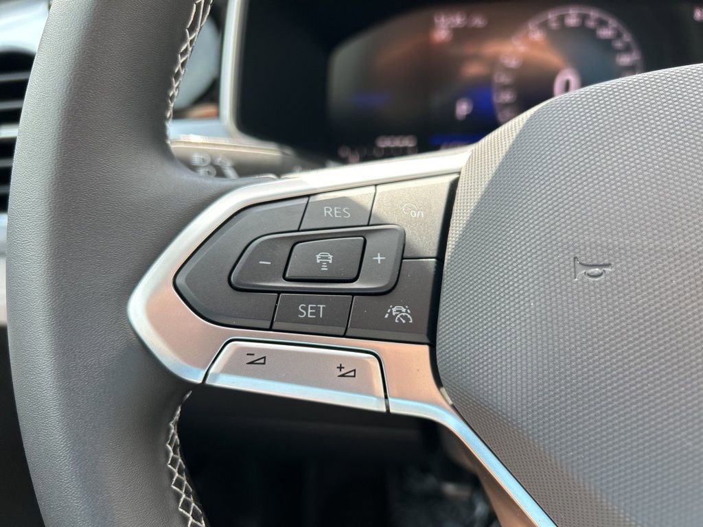 Used 2025 Volkswagen Taos SE image 20