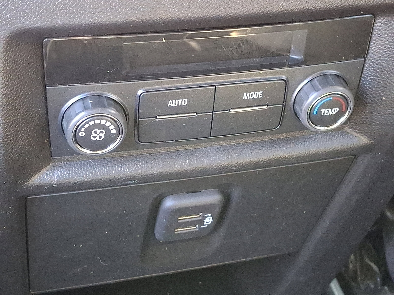 Used 2023 Chevrolet Traverse LT w/ LPO, Floor Liner Package image 12