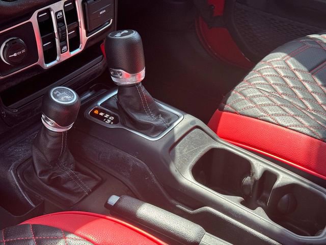 Used 2024 Jeep Wrangler Sport S image 32