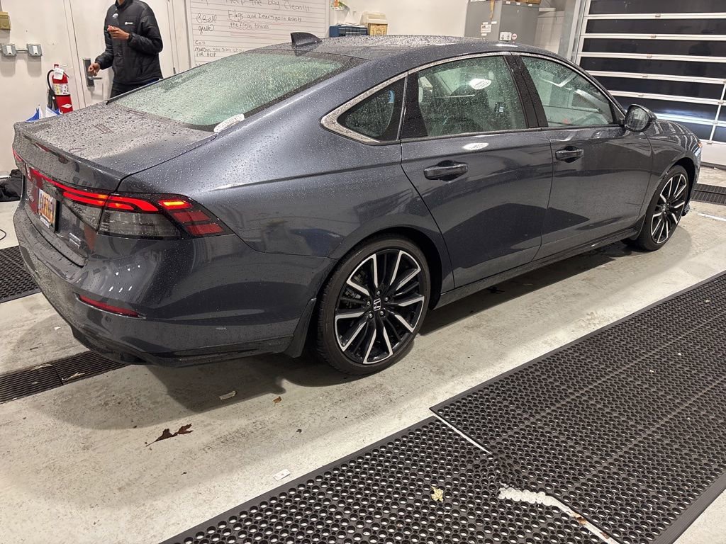 Used 2025 Honda Accord Touring image 4
