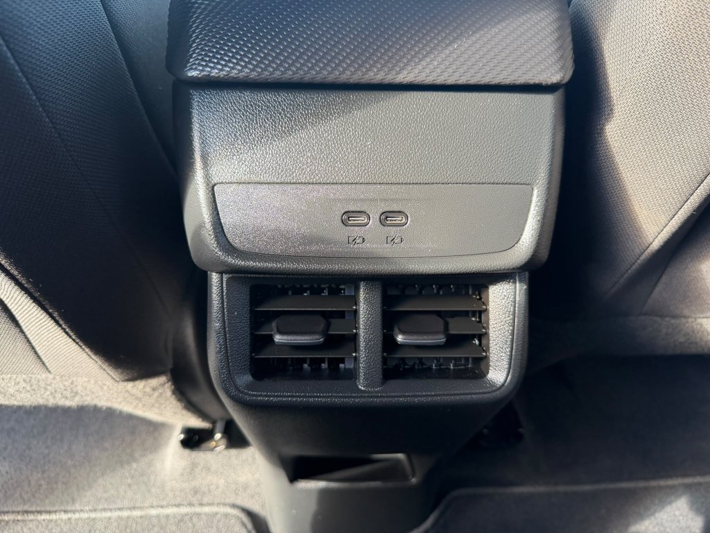 Used 2026 Chevrolet Equinox LT AWD/4WD image 12