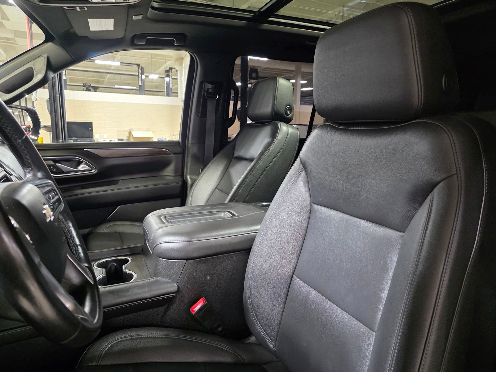 Used 2022 Chevrolet Tahoe LT w/ Luxury Package image 25