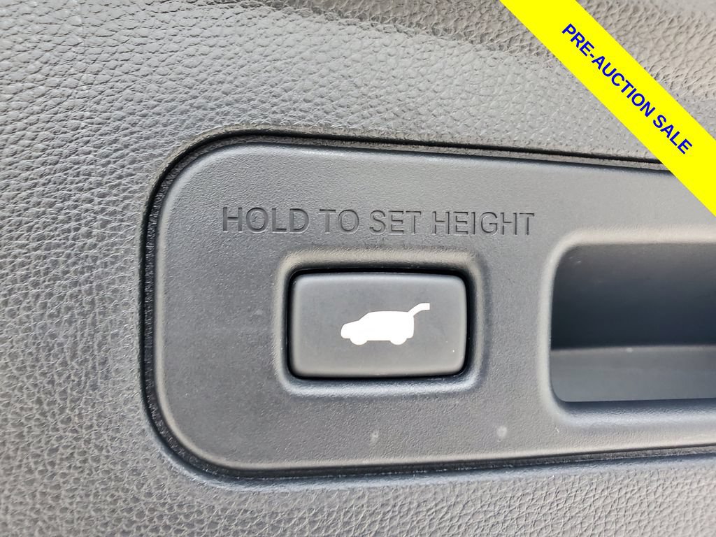 Used 2025 Acura MDX w/ Technology Package FWD image 9