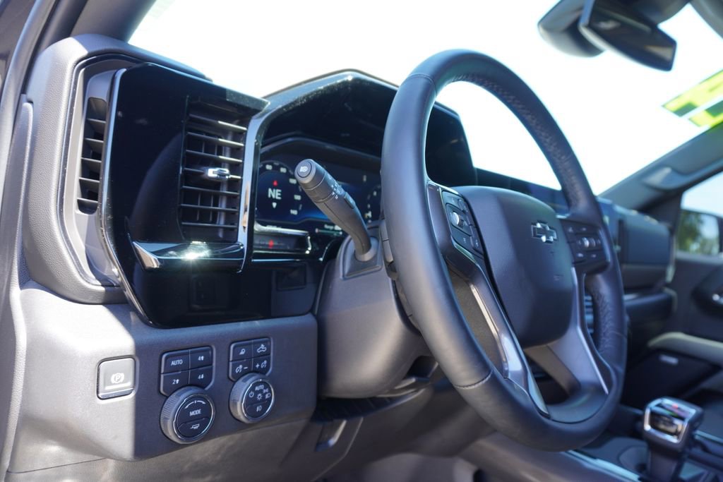Used 2024 Chevrolet Silverado 1500 ZR2 AWD/4WD image 10
