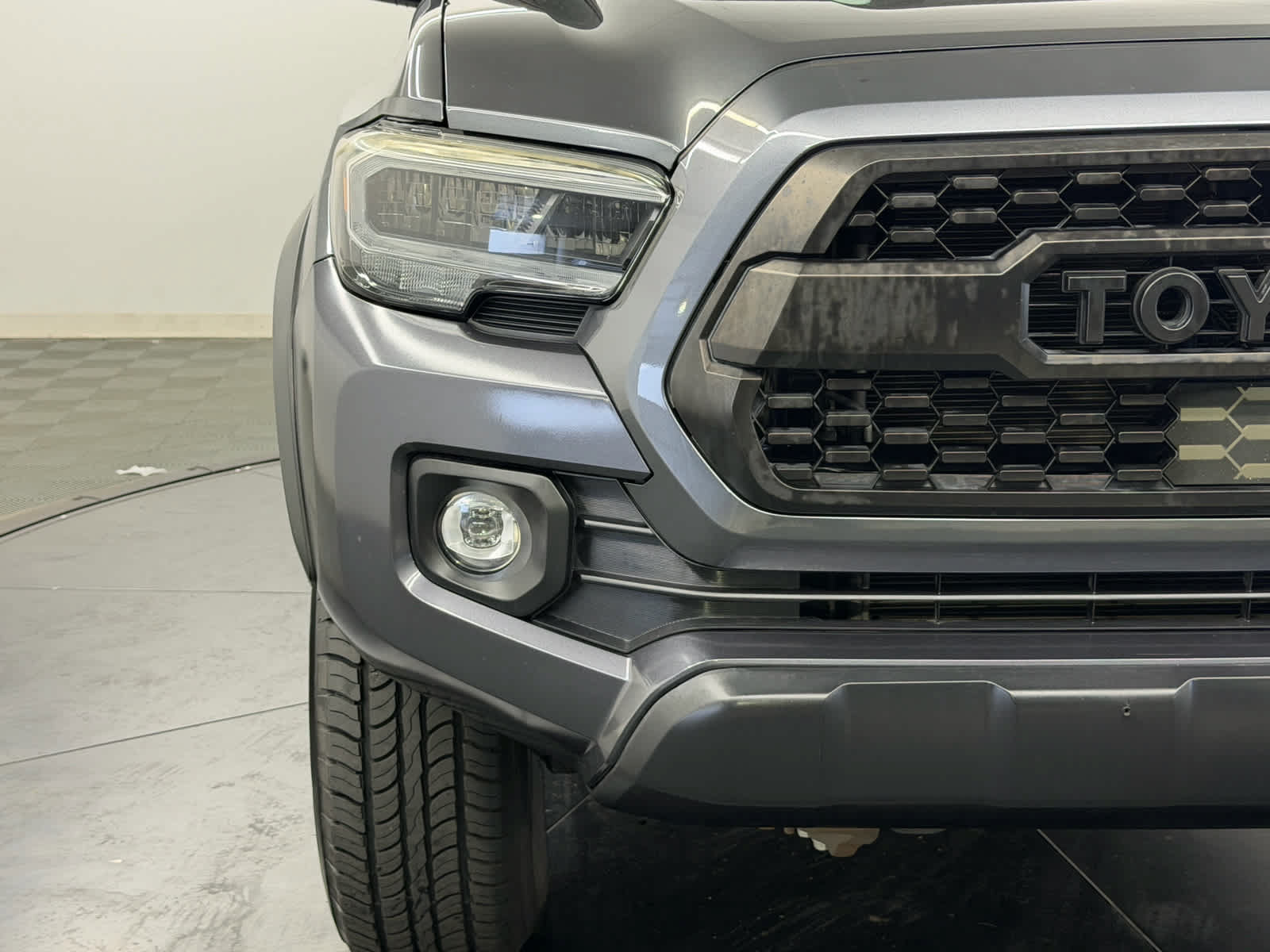 Used 2022 Toyota Tacoma TRD Off-Road w/ Technology Package RWD image 7