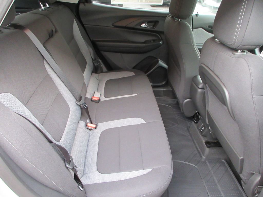 New 2026 Chevrolet TrailBlazer LT w/ Convenience Package FWD image 17