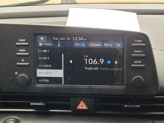 Used 2025 Hyundai Elantra Sport FWD image 16