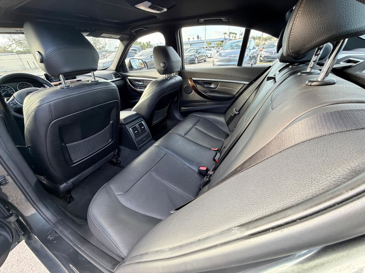 Used 2017 BMW 330i Sedan image 10